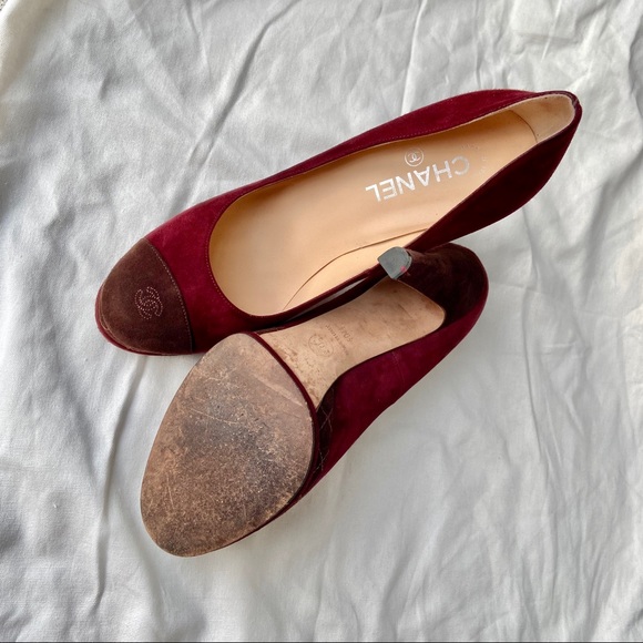 🎁🥂HP🥂🎁 Chanel Burgundy Suede Cap Toe Heels - Picture 7 of 12
